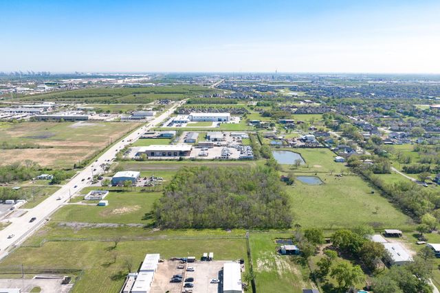 0 E H Street, La Porte, TX 77571