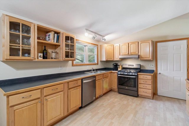 662 French Glen, Oregon, WI 53575