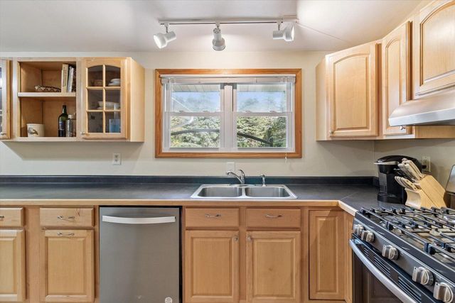 662 French Glen, Oregon, WI 53575