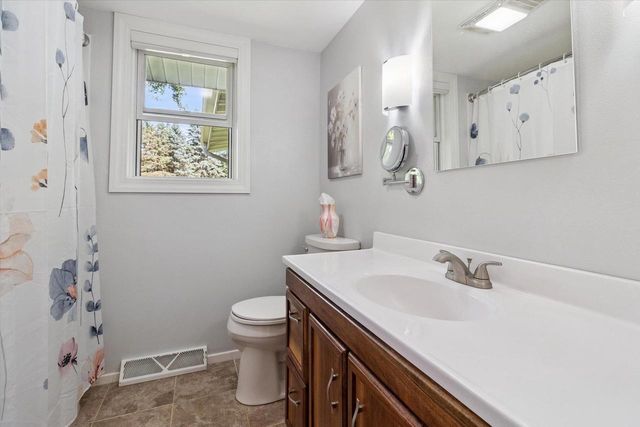 662 French Glen, Oregon, WI 53575