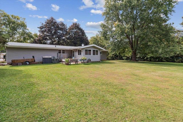 662 French Glen, Oregon, WI 53575