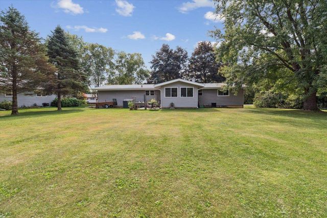 662 French Glen, Oregon, WI 53575