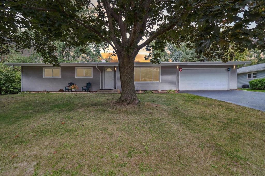 662 French Glen, Oregon, WI 53575