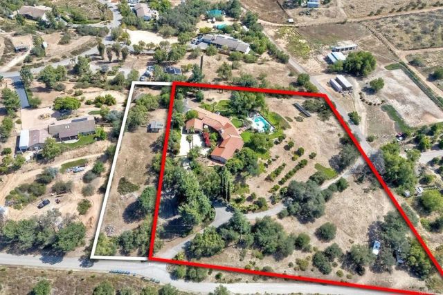 11105 Berry Road, Valley Center, CA 92082