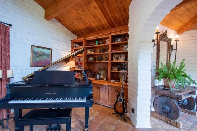 11105 Berry Road, Valley Center, CA 92082