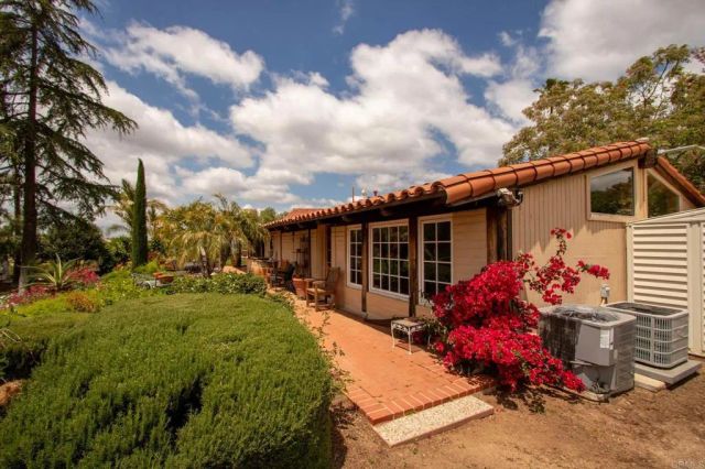 11105 Berry Road, Valley Center, CA 92082