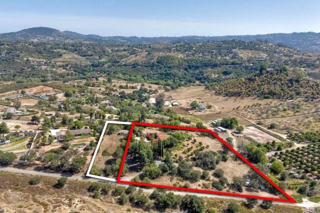 11105 Berry Road, Valley Center, CA 92082