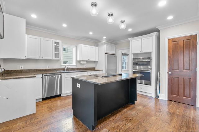 447 Reef Road, Fairfield, CT 06824