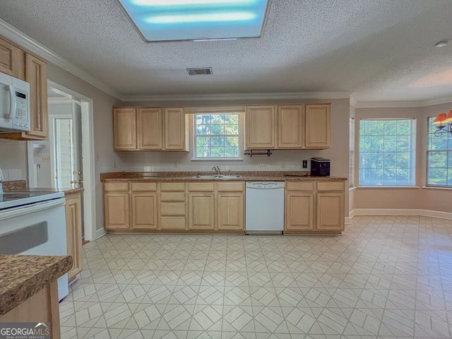 500 Holly Drive, Dublin, GA 31021