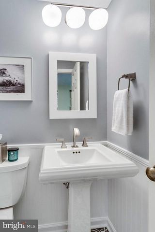 299 E RAYMOND AVE E, Alexandria, VA 22301