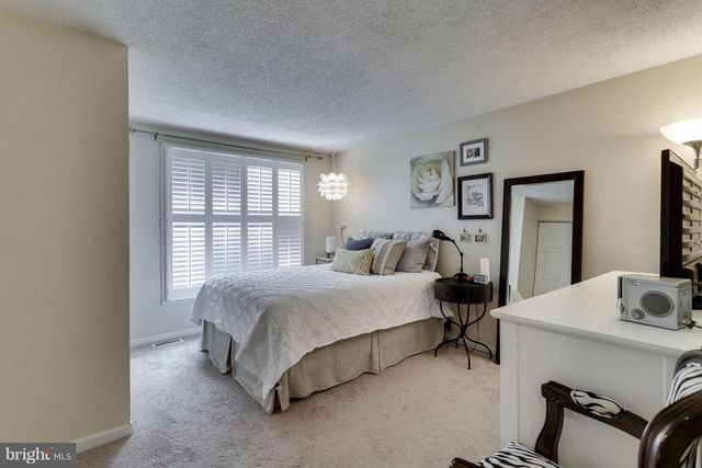 299 E RAYMOND AVE E, Alexandria, VA 22301