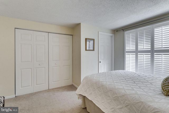 299 E RAYMOND AVE E, Alexandria, VA 22301