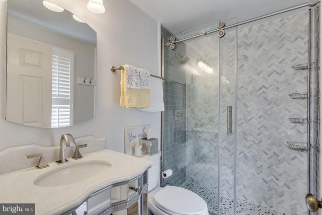 299 E RAYMOND AVE E, Alexandria, VA 22301