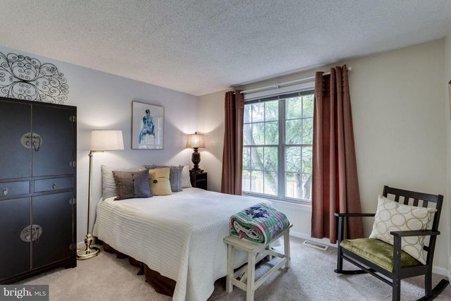 299 E RAYMOND AVE E, Alexandria, VA 22301