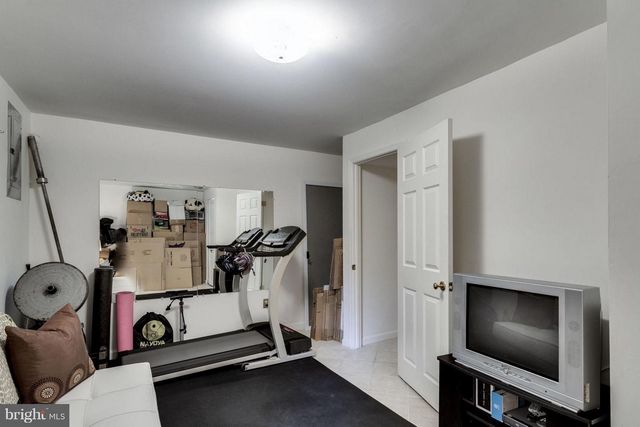 299 E RAYMOND AVE E, Alexandria, VA 22301