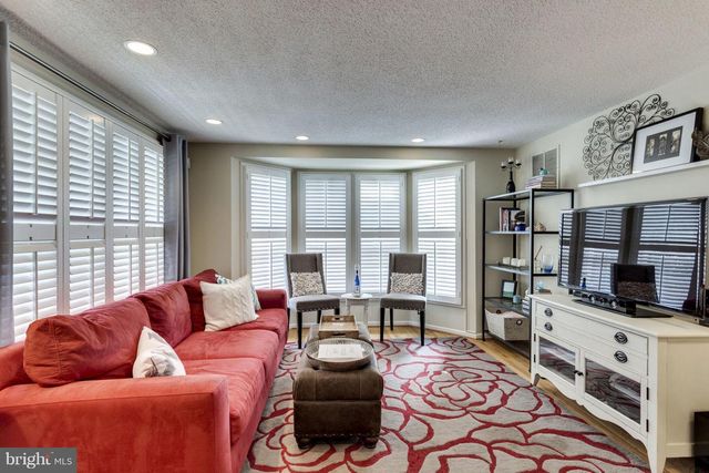 299 E RAYMOND AVE E, Alexandria, VA 22301