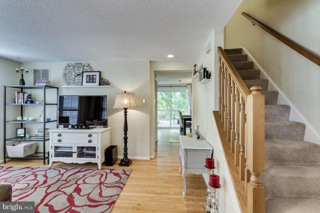 299 E RAYMOND AVE E, Alexandria, VA 22301