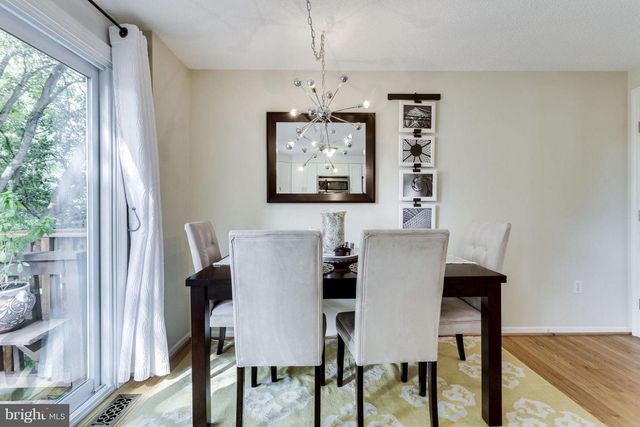 299 E RAYMOND AVE E, Alexandria, VA 22301