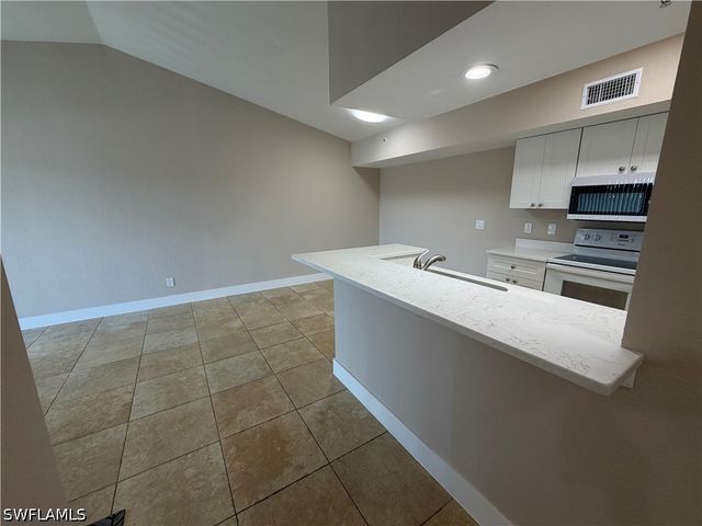 4680 Saint Croix LN 534, Naples, FL 34109