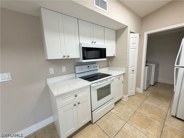 4680 Saint Croix LN 534, Naples, FL 34109