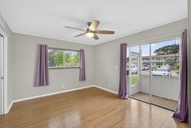 221 Coventry J, West Palm Beach, FL 33417