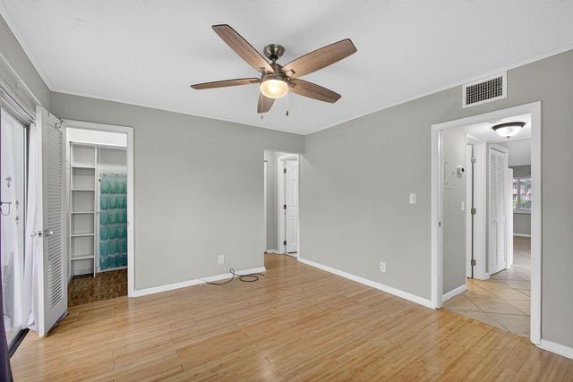 221 Coventry J, West Palm Beach, FL 33417