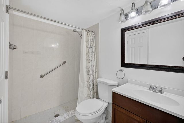 221 Coventry J, West Palm Beach, FL 33417