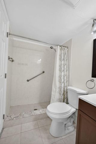 221 Coventry J, West Palm Beach, FL 33417