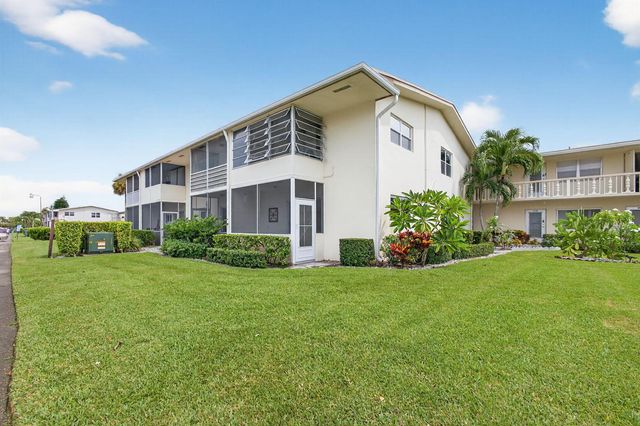 221 Coventry J, West Palm Beach, FL 33417