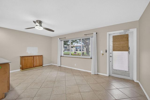 221 Coventry J, West Palm Beach, FL 33417