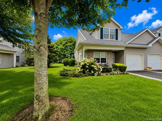 129 Maya Circle, Central Islip, NY 11722
