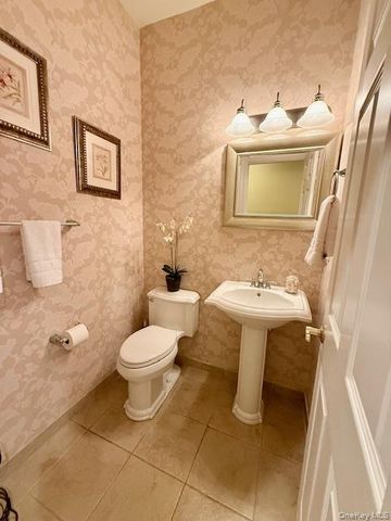 129 Maya Circle, Central Islip, NY 11722