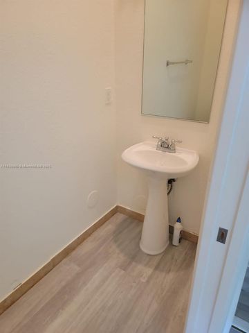 10870 NW 88th Ter 227, Doral, FL 33178