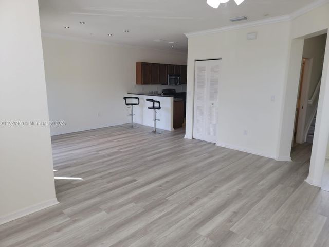 10870 NW 88th Ter 227, Doral, FL 33178