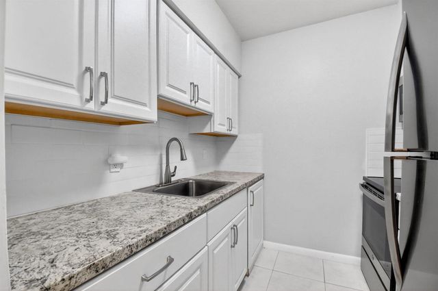 2420 S Federal Highway 0100, Boynton Beach, FL 33435