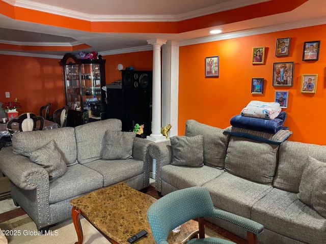 1011 McClyman Street, Schenectady, NY 12307