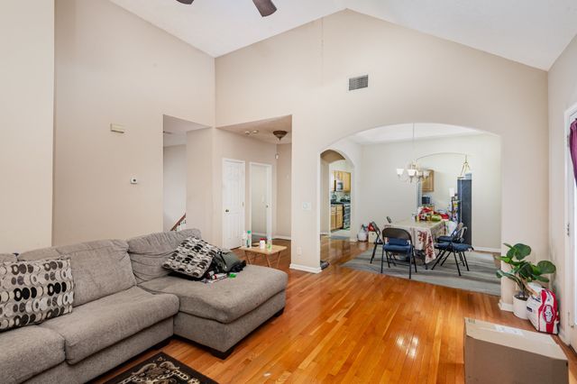 5112 W Oak Highland Dr, Antioch, TN 37013