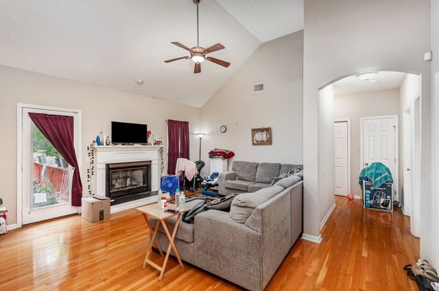 5112 W Oak Highland Dr, Antioch, TN 37013