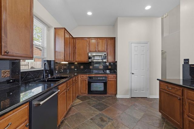 10103 Lazy Lagoon, Houston, TX 77065