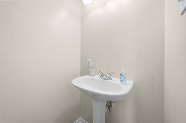 10103 Lazy Lagoon, Houston, TX 77065