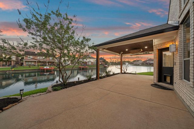 10103 Lazy Lagoon, Houston, TX 77065