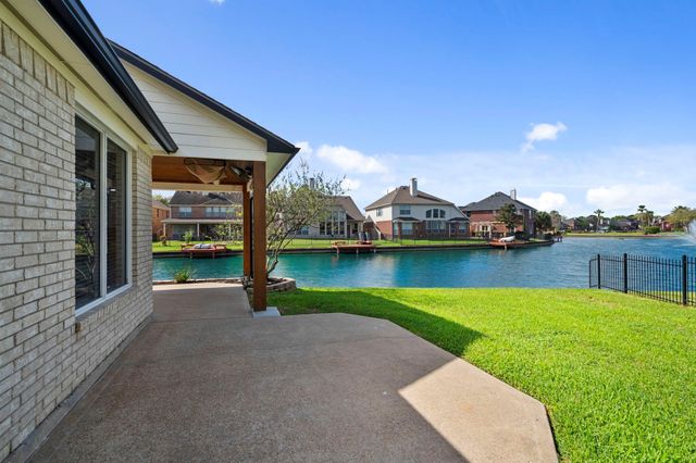 10103 Lazy Lagoon, Houston, TX 77065