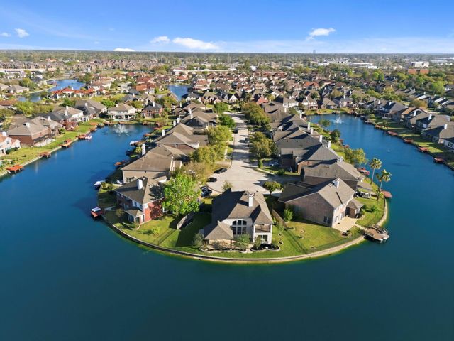 10103 Lazy Lagoon, Houston, TX 77065