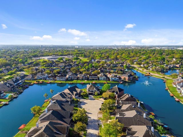 10103 Lazy Lagoon, Houston, TX 77065