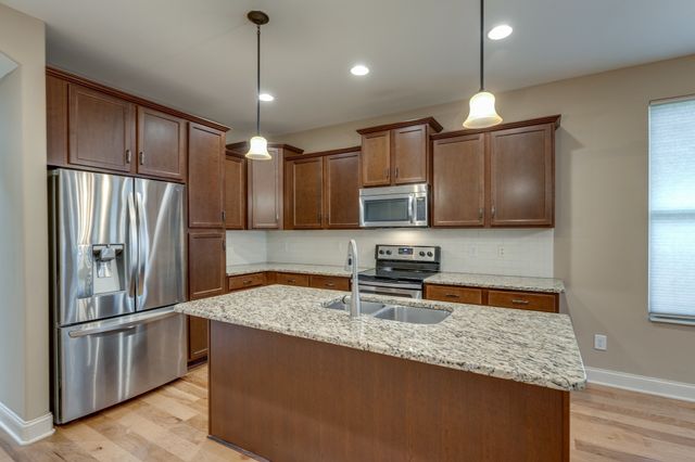 2040 Bungalow Dr, Thompsons Station, TN 37179