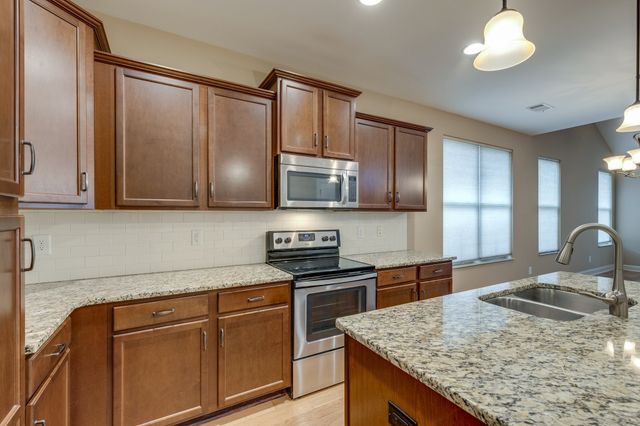 2040 Bungalow Dr, Thompsons Station, TN 37179