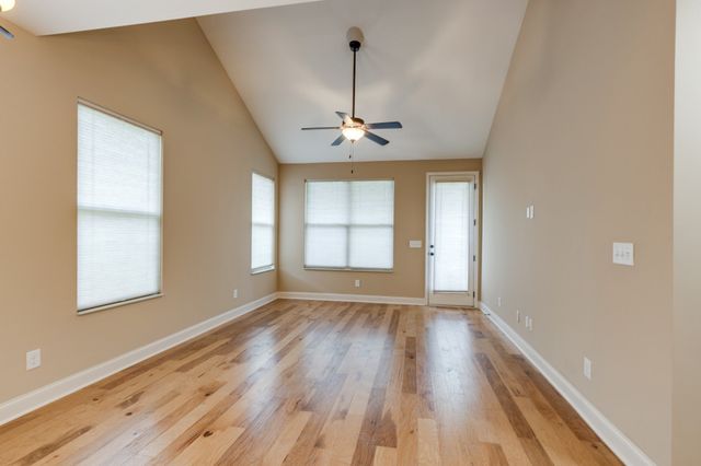 2040 Bungalow Dr, Thompsons Station, TN 37179