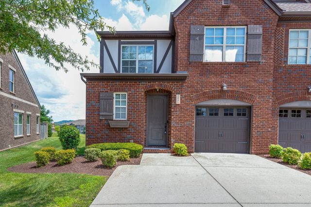 2040 Bungalow Dr, Thompsons Station, TN 37179