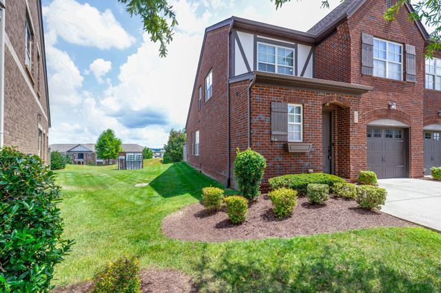 2040 Bungalow Dr, Thompsons Station, TN 37179