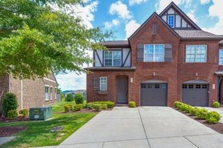 2040 Bungalow Dr, Thompsons Station, TN 37179